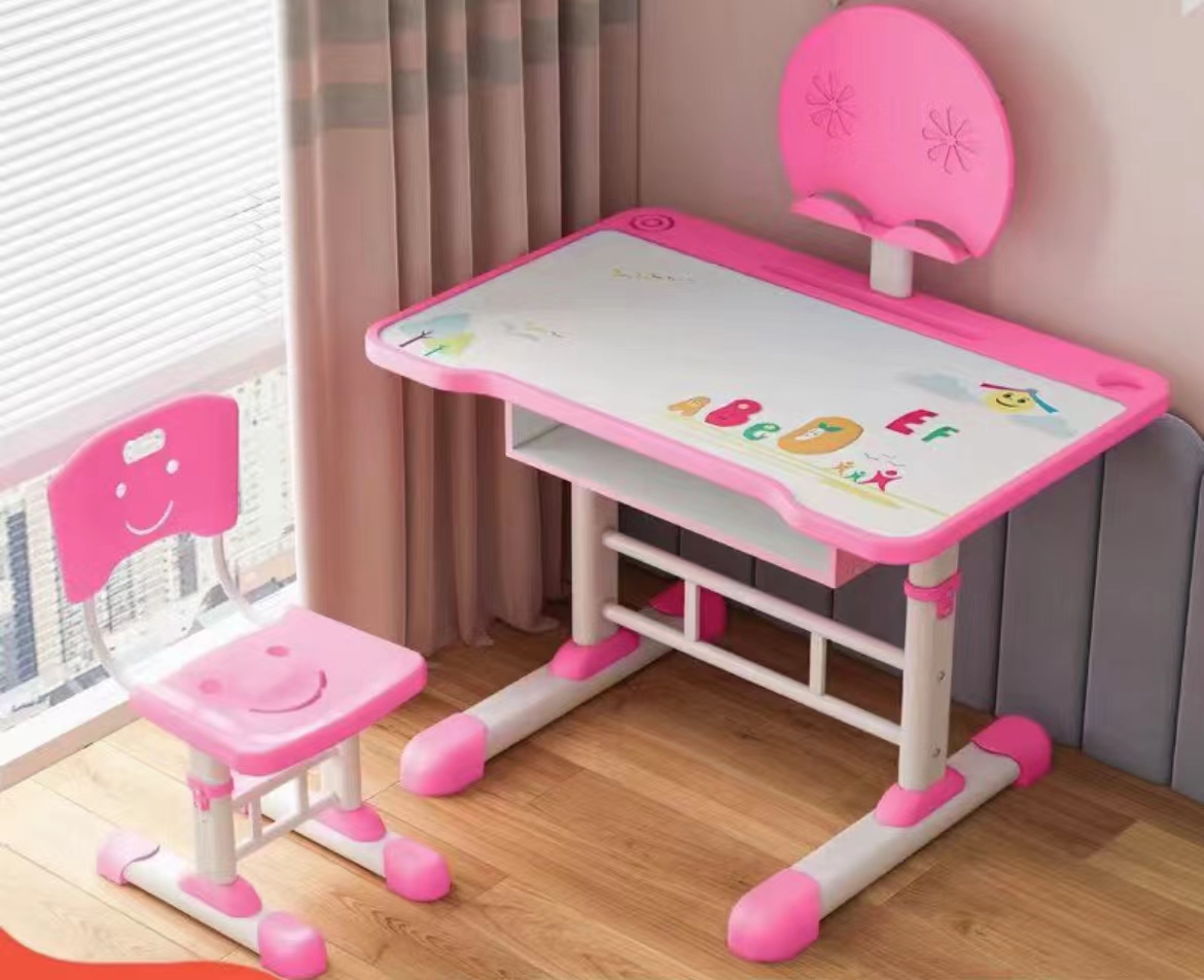 007484 Masa cu scaun - roz