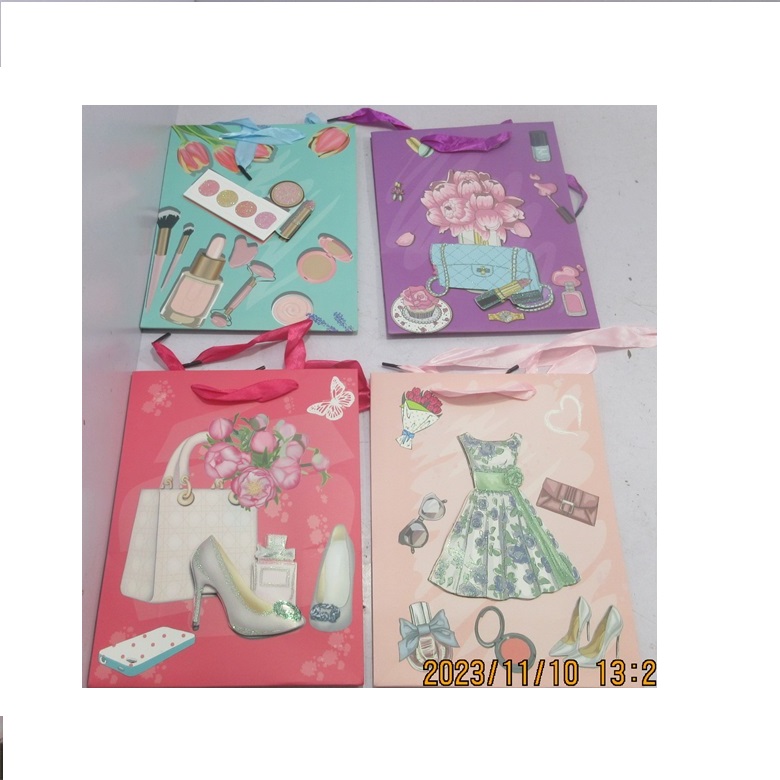 001315 Pachet cadou 3D 23*18*9cm (set 12 buc.)