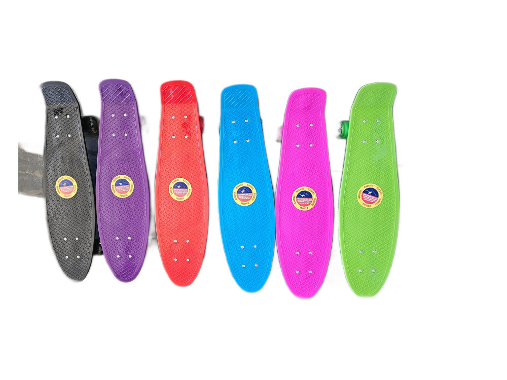 001825 Penny board (roti PU cu lumini)