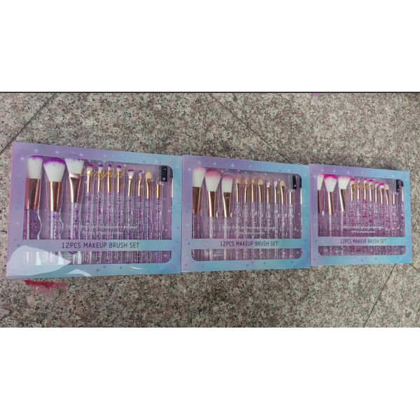 011547 Set pensule pentru machiaj
